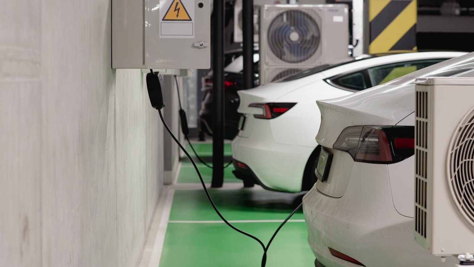 EV charging station with status display